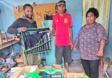 Pengusaha OAP di Kota Sorong Dapat Bantuan Langsung Dari Presiden Prabowo