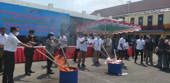 Polres Pelabuhan Tanjung Perak Laksanakan Pemusnahan Barang Bukti Narkotika,  SEMMI Surabaya Apresiasi dan Dorong Penguatan Sinergi Preventive