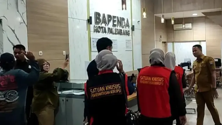 Penggeledahan Kantor Bapenda Palembang Terkait Dugaan Korupsi Pasar Cinde