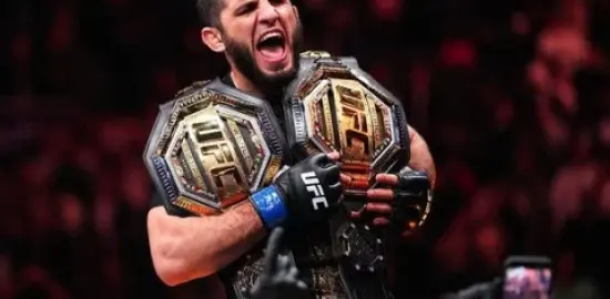 Islam Makhachev Rebut Gelar Juara Welter UFC Usai Kalahkan Jack Della Maddalena di UFC 322