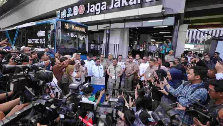 Gubernur DKI Resmikan Halte Transjakarta “Jaga Jakarta” sebagai Simbol Kepedulian Warga