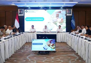 Buka Rakor Pasokan Daging Ayam, Mendag Pastikan Harga Stabil dan Pasokan Cukup di HBKN
