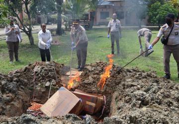 Pertahankan Papua Barat Daya Bebas Penyakit, Karantina Musnahkan Komoditas Tanpa Dokumen