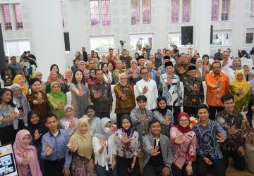 Menkomdigi Mengajak Orang Tua Dampingi Anak di Ruang Digital selama Ramadan