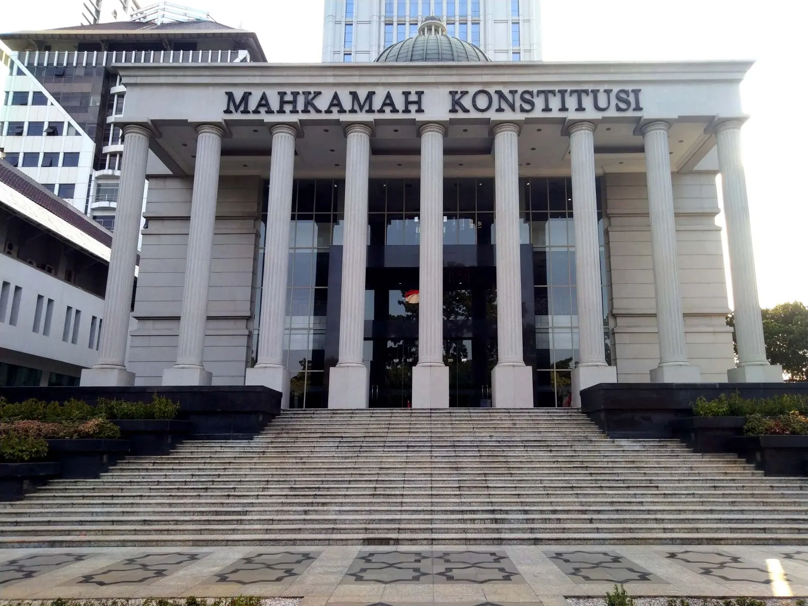 Advokat Uji UU PTUN dan Peradilan Umum ke MK