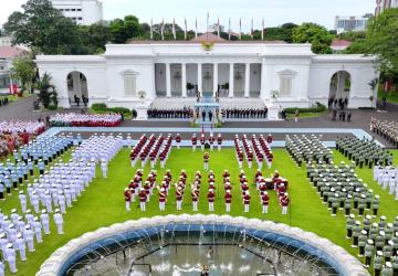 Upacara Kenegaraan Sambut Kedatangan Sekjen PKV Tô Lâm di Istana Merdeka Jakarta