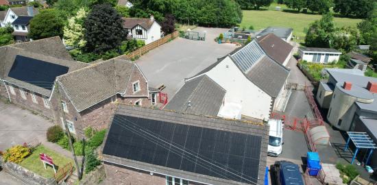 Gloucestershire Pasang Panel Surya di Enam Sekolah Dasar, Hemat Biaya Listrik hingga £4.360 per Tahun