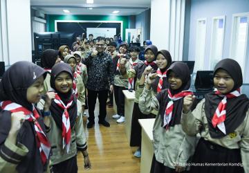 Siapkan Talenta Digital Sejak Dini, Komdigi Latih Siswa SD Visual Coding