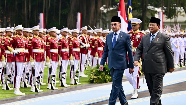 Presiden Prabowo Sambut PM Malaysia Anwar Ibrahim di Istana Merdeka
