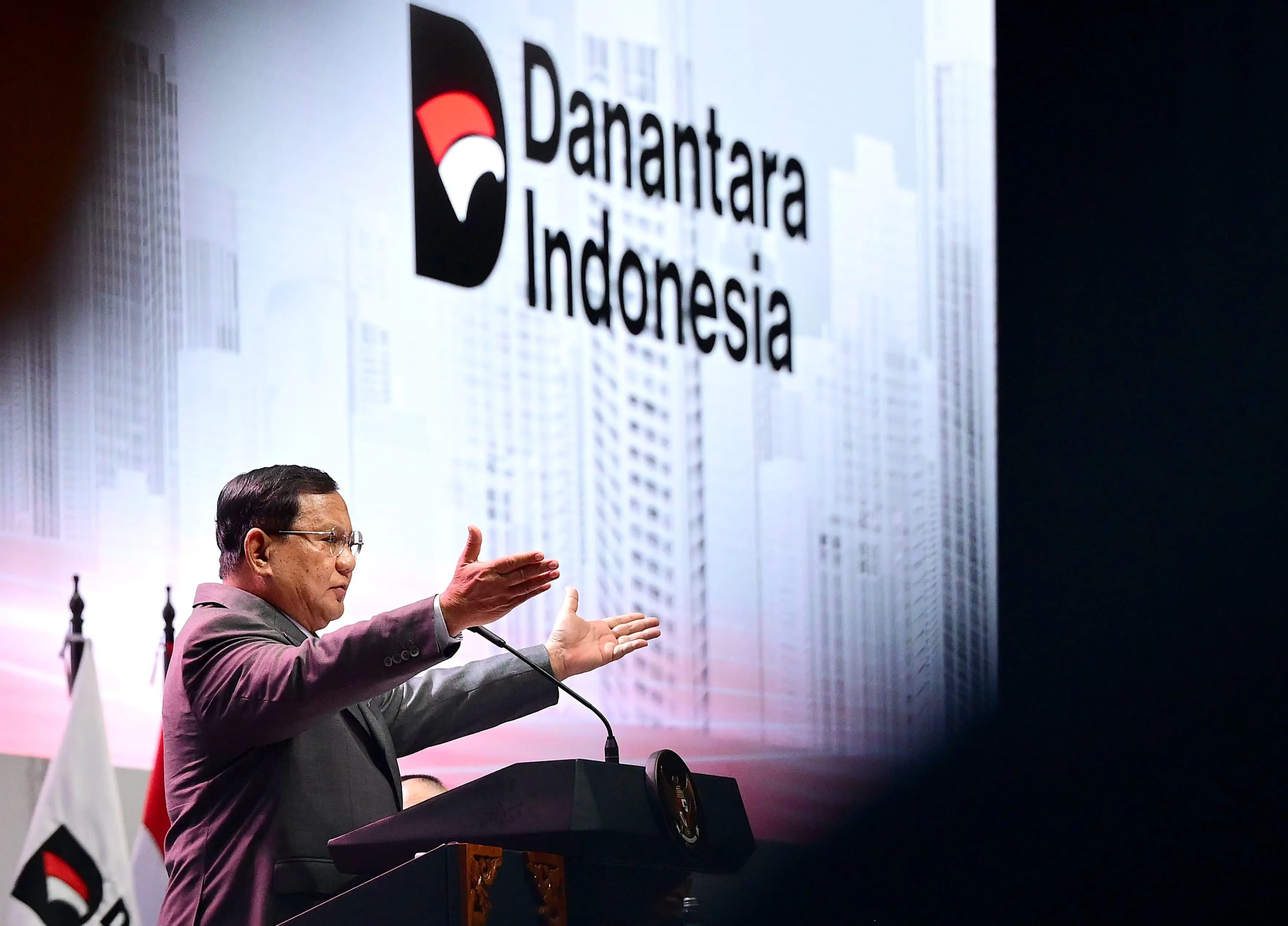 Arahan Presiden Prabowo kepada 1.500 Pimpinan BUMN dalam Acara Town Hall Danantara Indonesia