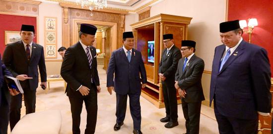 Putra Mahkota Brunei Jemput Presiden Prabowo Menuju Istana Nurul Iman