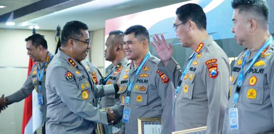 Polda Jabar Raih Juara 1 E-Learning Sertifikasi Kehumasan