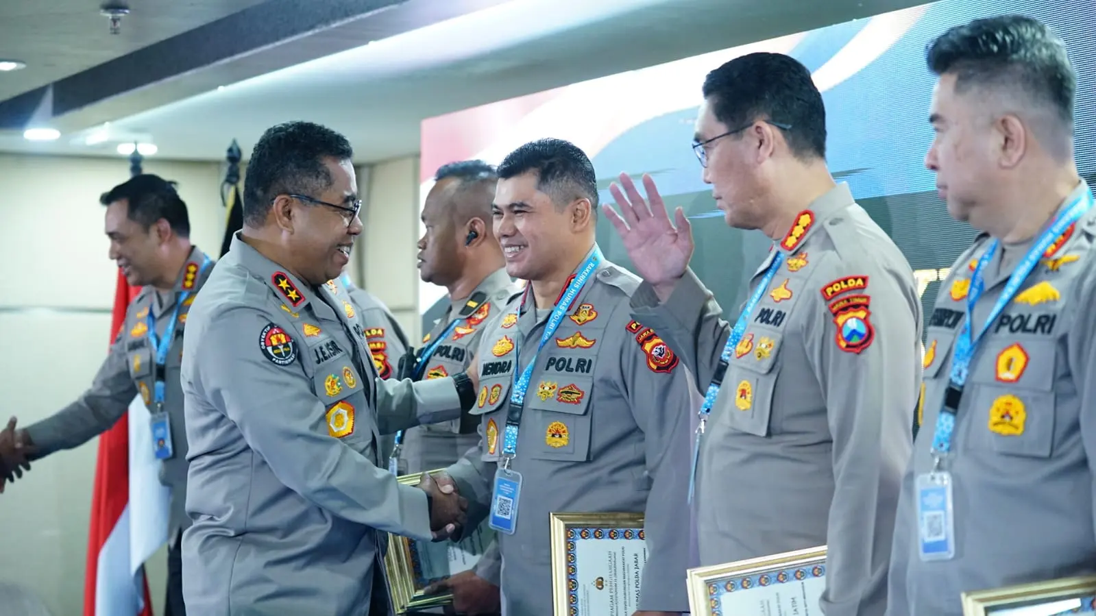 Polda Jabar Raih Juara 1 E-Learning Sertifikasi Kehumasan