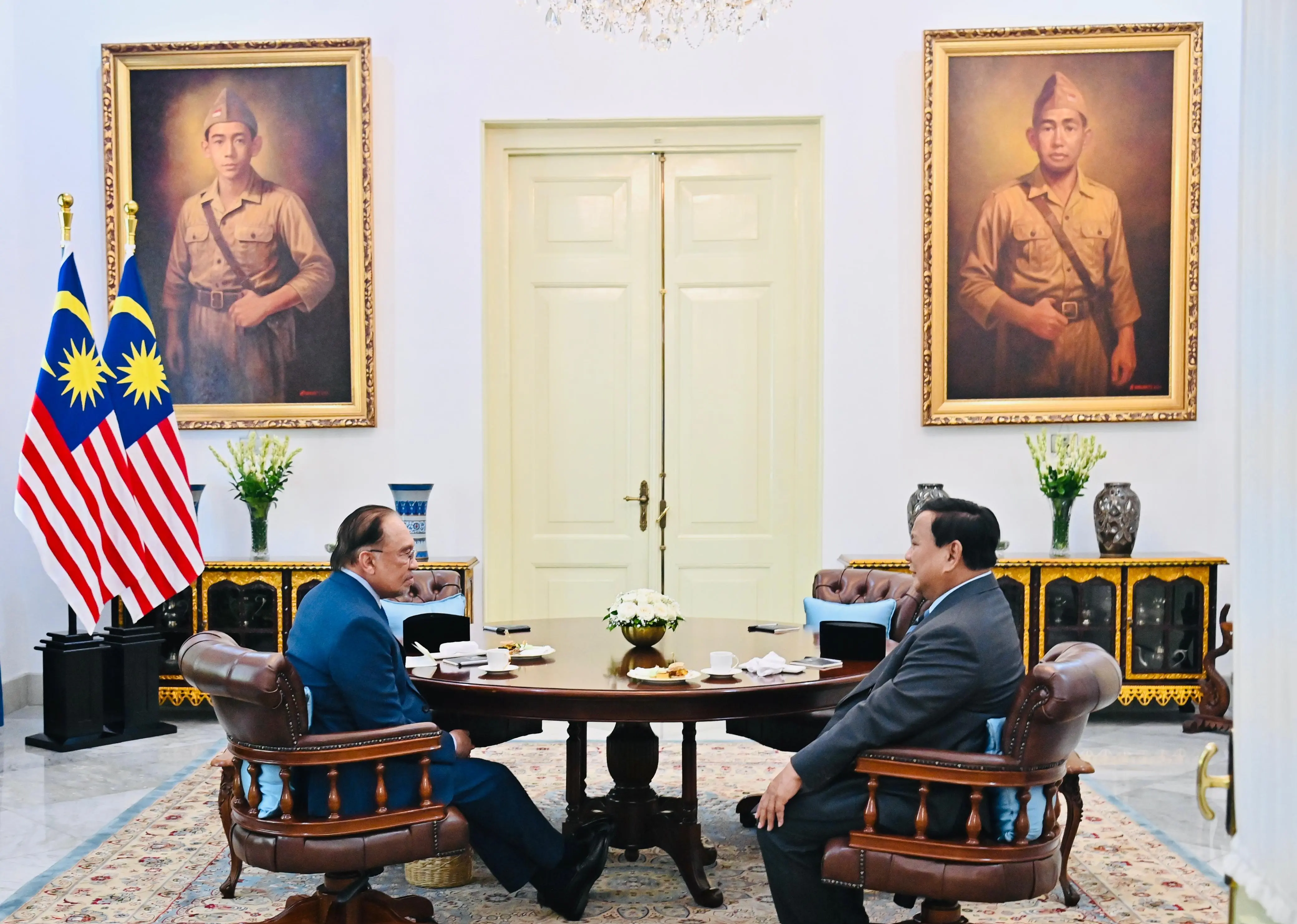 Presiden Prabowo dan PM Anwar: Sahabat Lama dan Mitra Strategis