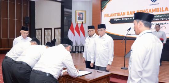 Lantik Pejabat Baru, Menaker Minta Berikan Kinerja Terbaik bagi Masyarakat