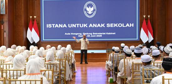 Dari Pesantren ke Istana, Santri Qurrotu Nafsin Belajar Langsung Mengenal Istana Kepresidenan