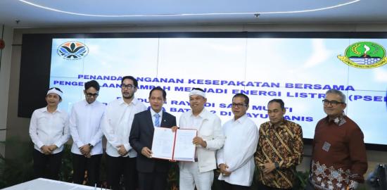 Bupati Bandung Teken MoU PSEL, Transformasi Sampah Menjadi Energi Listrik
