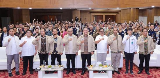 Wamenaker: Dunia Kerja Tak Hanya Lihat Ijazah, tapi juga Kompetensi