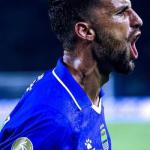 Persib Bandung Akan Bertarung di Empat Kompetisi, Apa Kata Luciano Guaycochea?