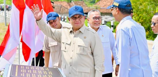 Presiden Prabowo Resmikan 1.151 KM Jalan Daerah, Warga: Sangat Terbantu dan Bangga