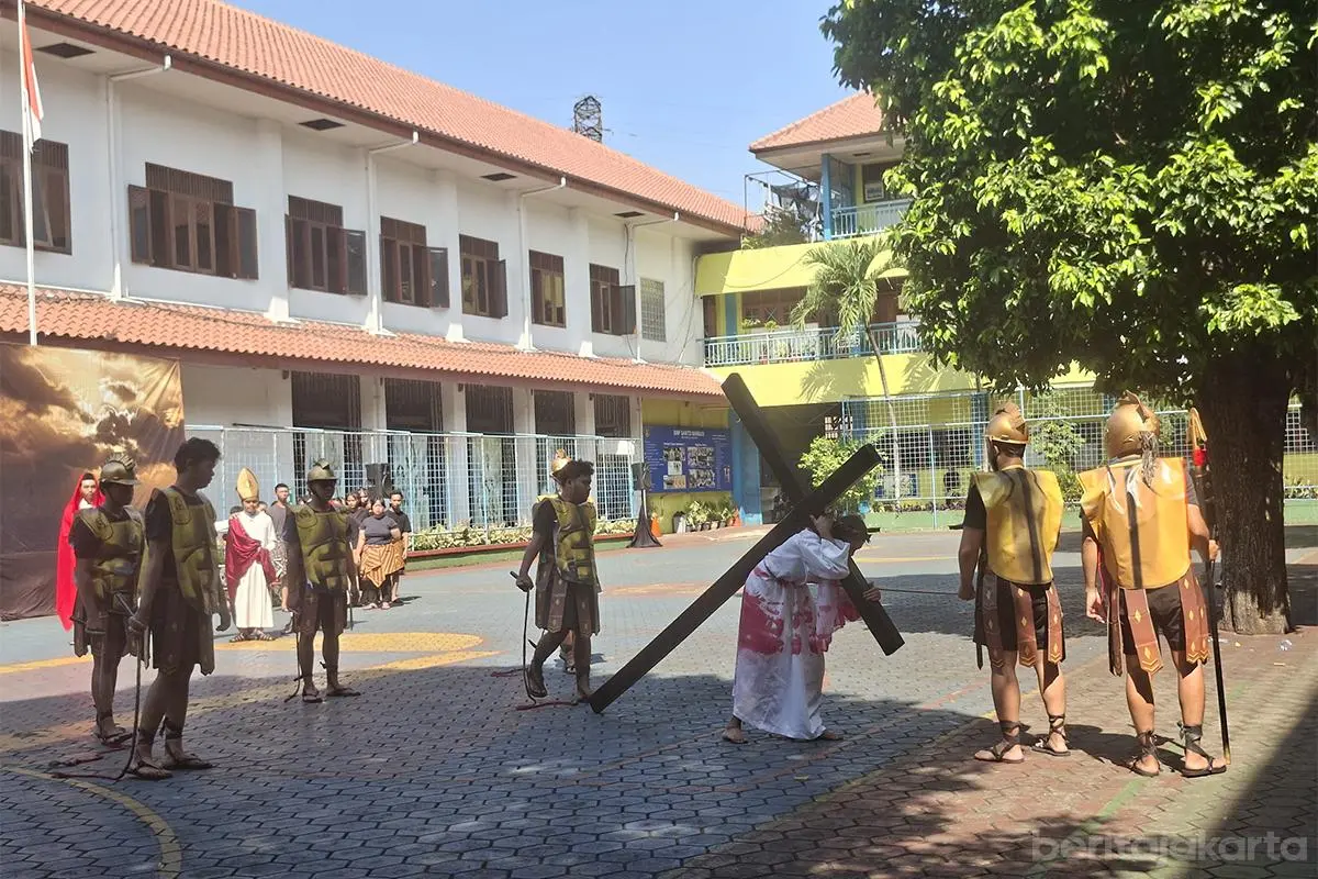 Teatrikal Perjalanan Yesus: Pengalaman Haru dan Makna Mendalam di Gereja Santo Robertus Bellarminus