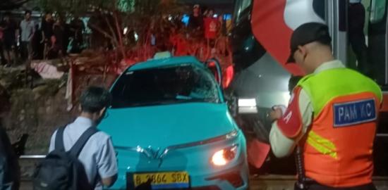 Kecelakaan Kereta di Stasiun Bekasi Timur, Evakuasi Korban Masih Berlangsung