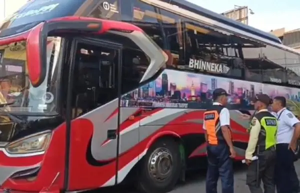 Penumpang KA Bangunkarta Dievakuasi Pakai Bus ke Purwokerto