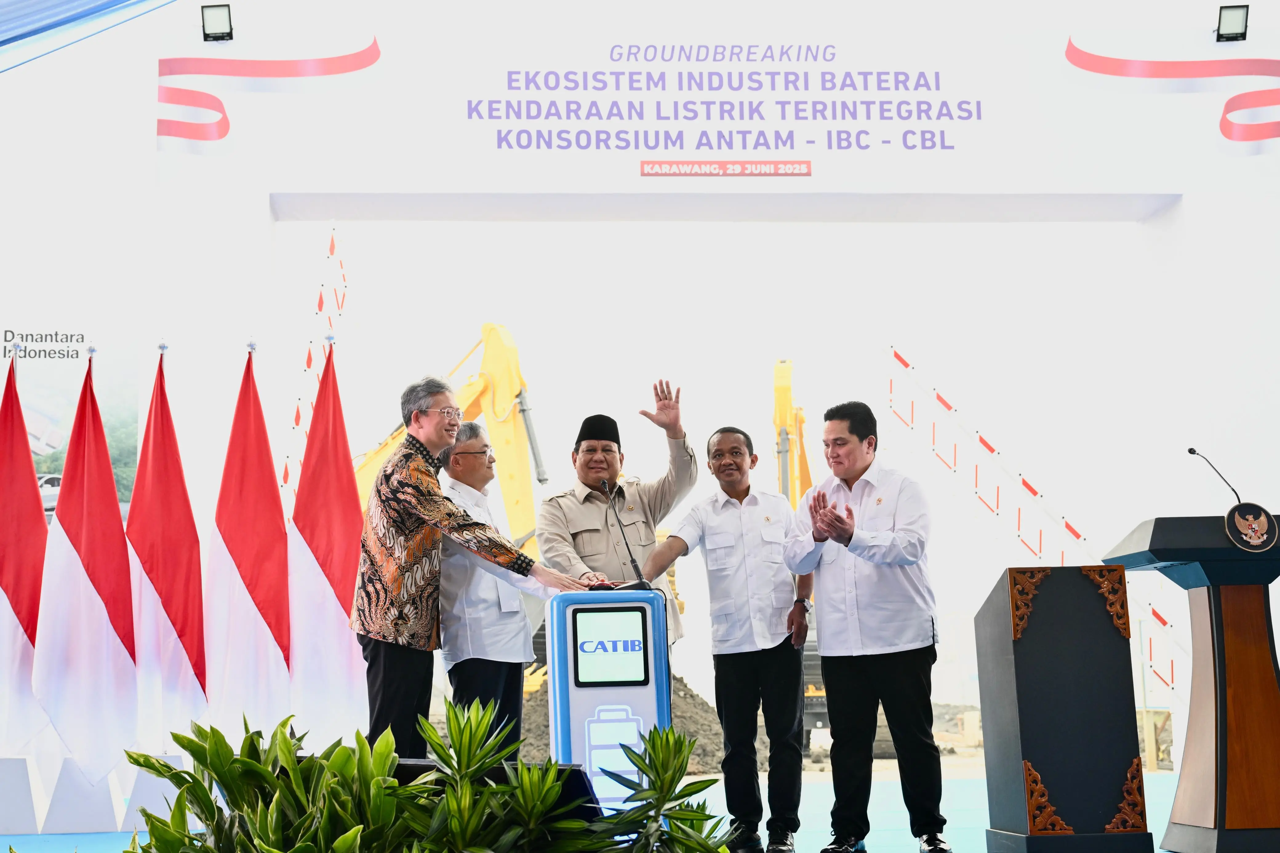 Presiden Prabowo Resmikan Proyek Baterai Terbesar di Asia Tenggara