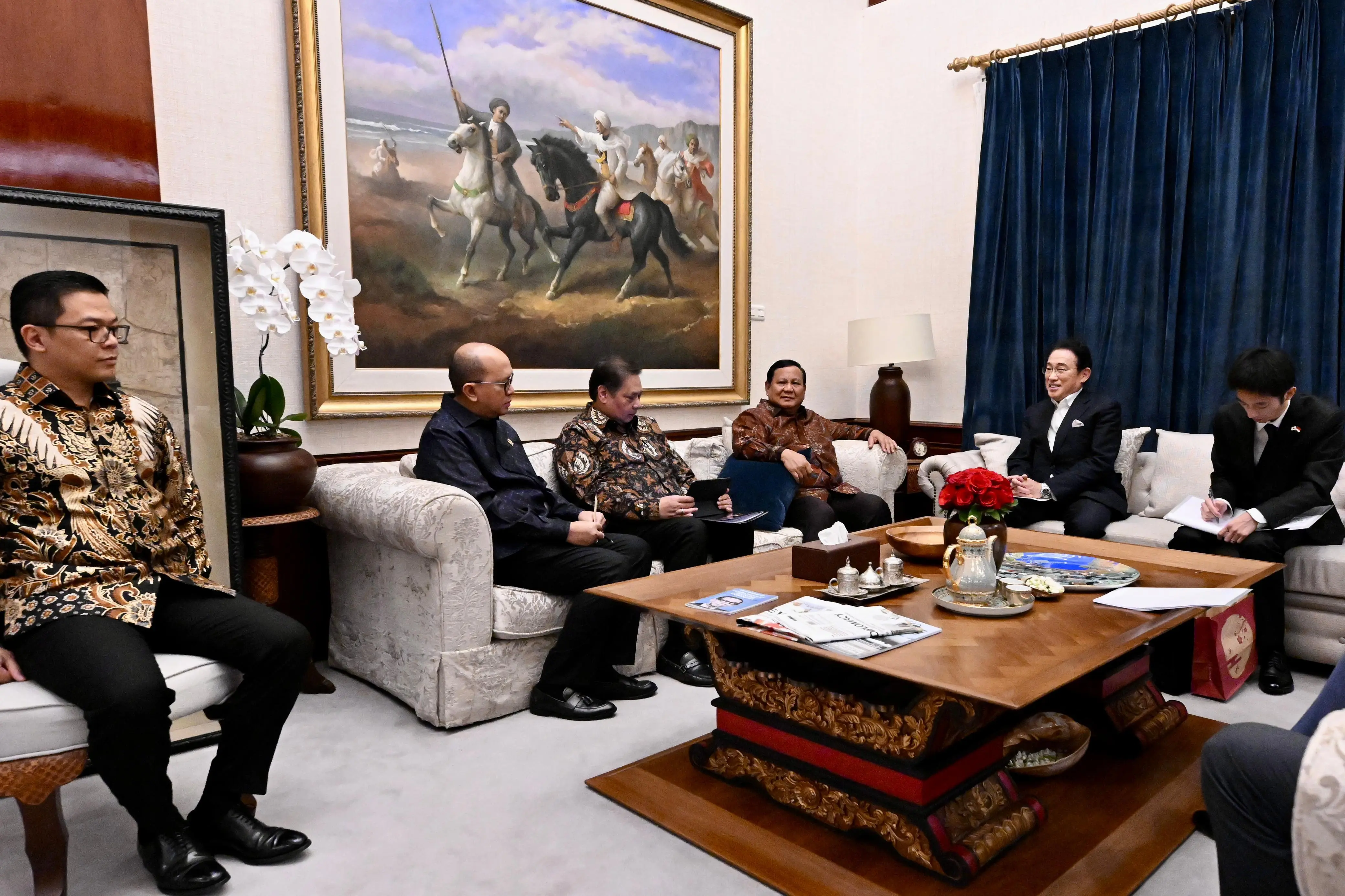 Presiden Prabowo Terima Kunjungan Utusan Khusus PM Jepang Fumio Kishida di Kertanegara