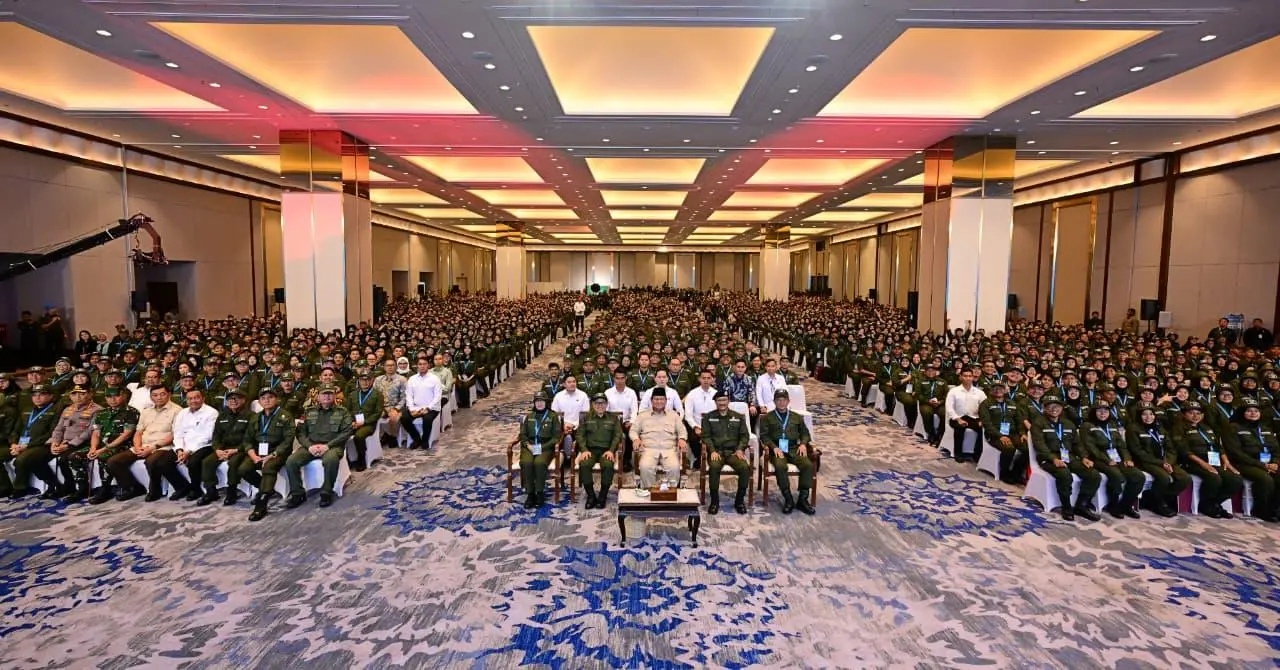 Presiden Prabowo Subianto Berikan Pengarahan kepada Guru dan Kepala Sekolah Rakyat