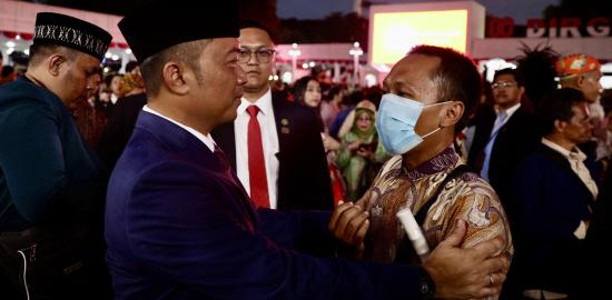 Kirab Budaya Hantarkan Duplikat Bendera Merah Putih dan Teks Proklamasi Kembali ke Monas