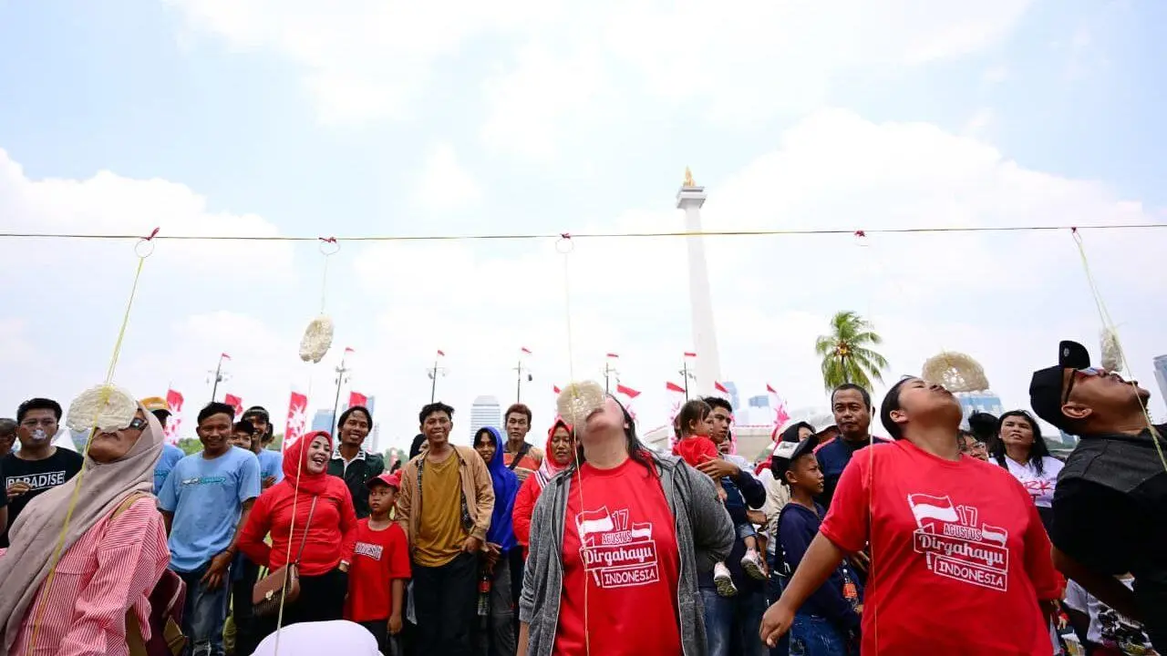 Tim “Indonesia Bersatu” Bersiap Laksanakan Upacara Penurunan Bendera Negara Sang Merah Putih di Istana Merdeka