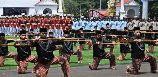 Derap Kuda, Deru Motoris, dan Sakralnya Sang Merah Putih di Istana Merdeka