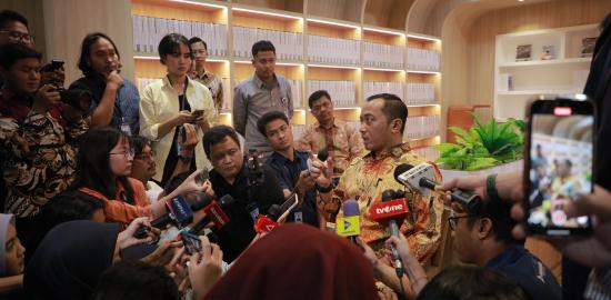 Presiden Prabowo Terima Medali Kehormatan dari Komando Operasi Khusus AS di Istana Merdeka