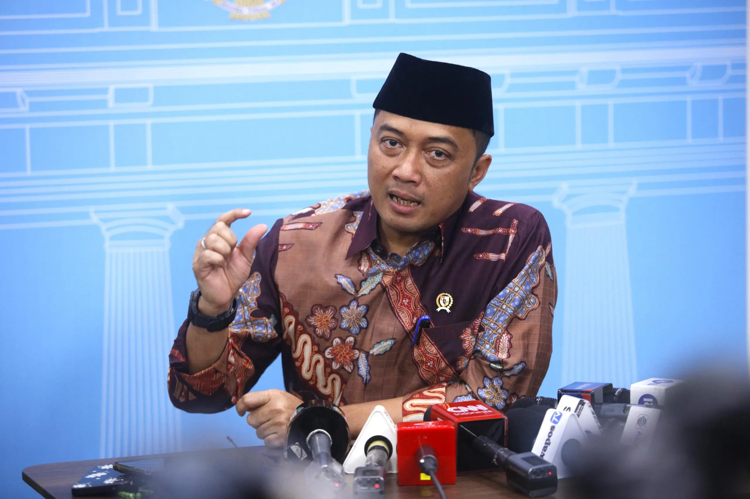 Presiden Prabowo Kecam “Serakahnomics”, Serukan Perlindungan atas Cabang Produksi Strategis