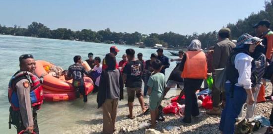 Penumpang KM Makmur Jaya Berhasil Dievakuasi Usai Kapal Alami Mati Mesin