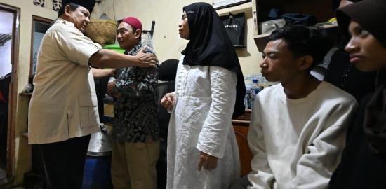 Presiden Prabowo Takziah ke Rumah Duka Affan Kurniawan, Sampaikan Bela Sungkawa