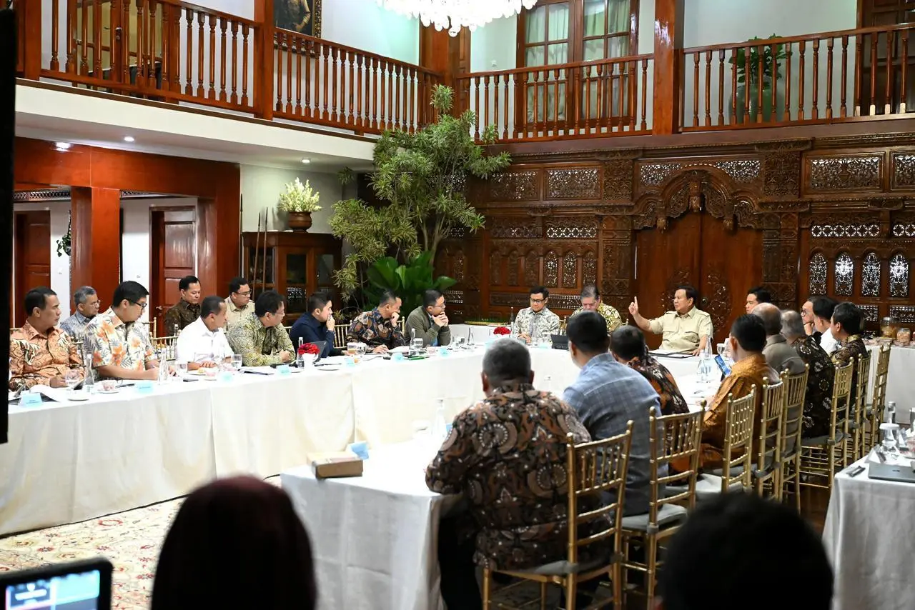 Minggu malam, Presiden Prabowo pimpin rapat bahas isu strategis sektor keuangan