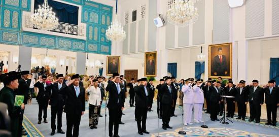 Upacara khidmat di Istana Negara, Presiden Prabowo lantik dua wakil menteri dan dua asisten khusus