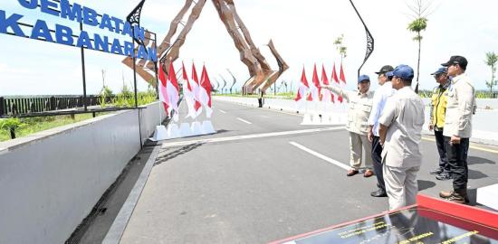 Jembatan Kabanaran Hadir, Presiden Prabowo Dorong Penataan Terintegrasi dan Penguatan UMKM
