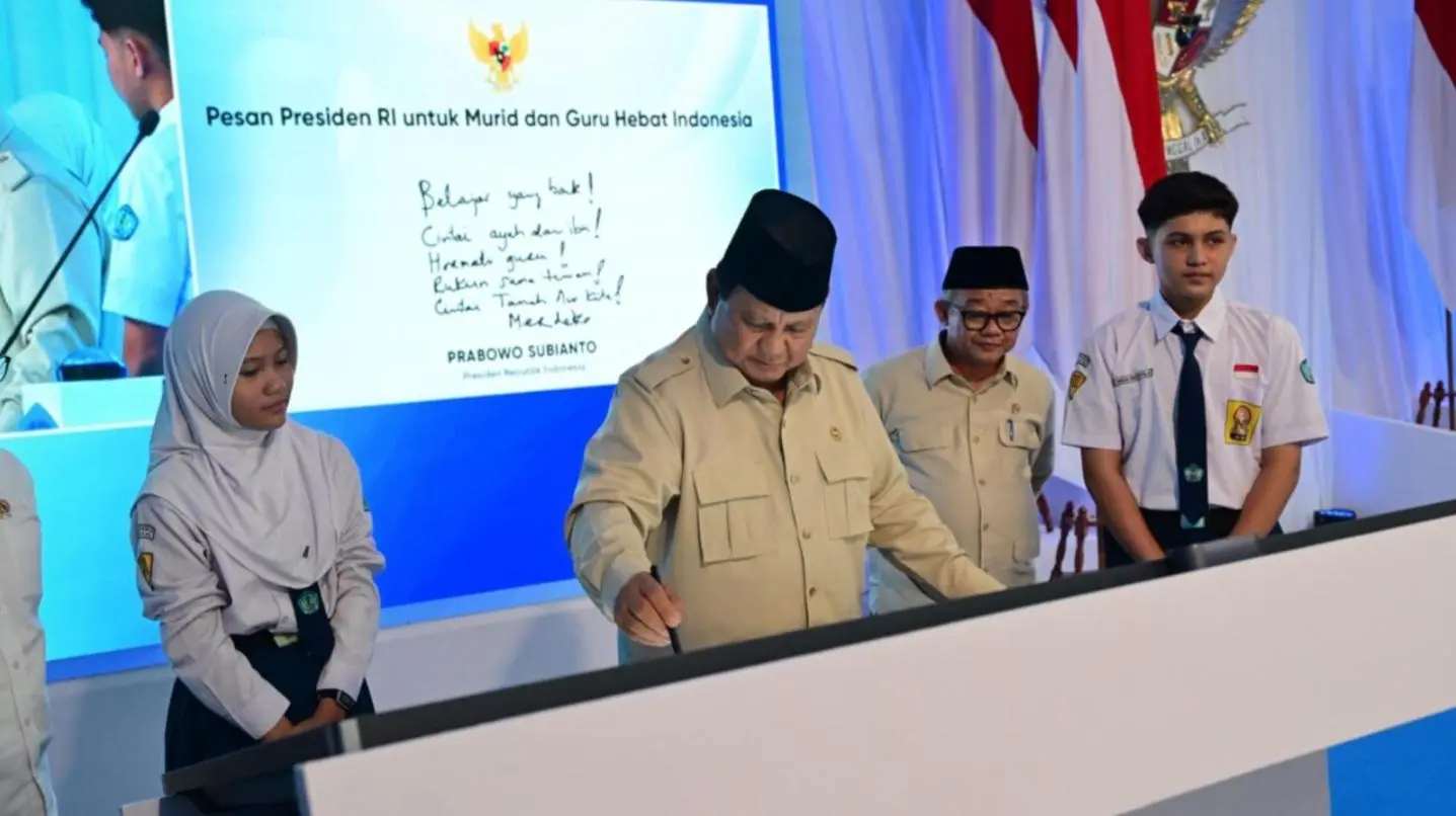 Presiden Prabowo Resmi Luncurkan Program Digitalisasi Pembelajaran untuk Indonesia Cerdas di 38 Provinsi