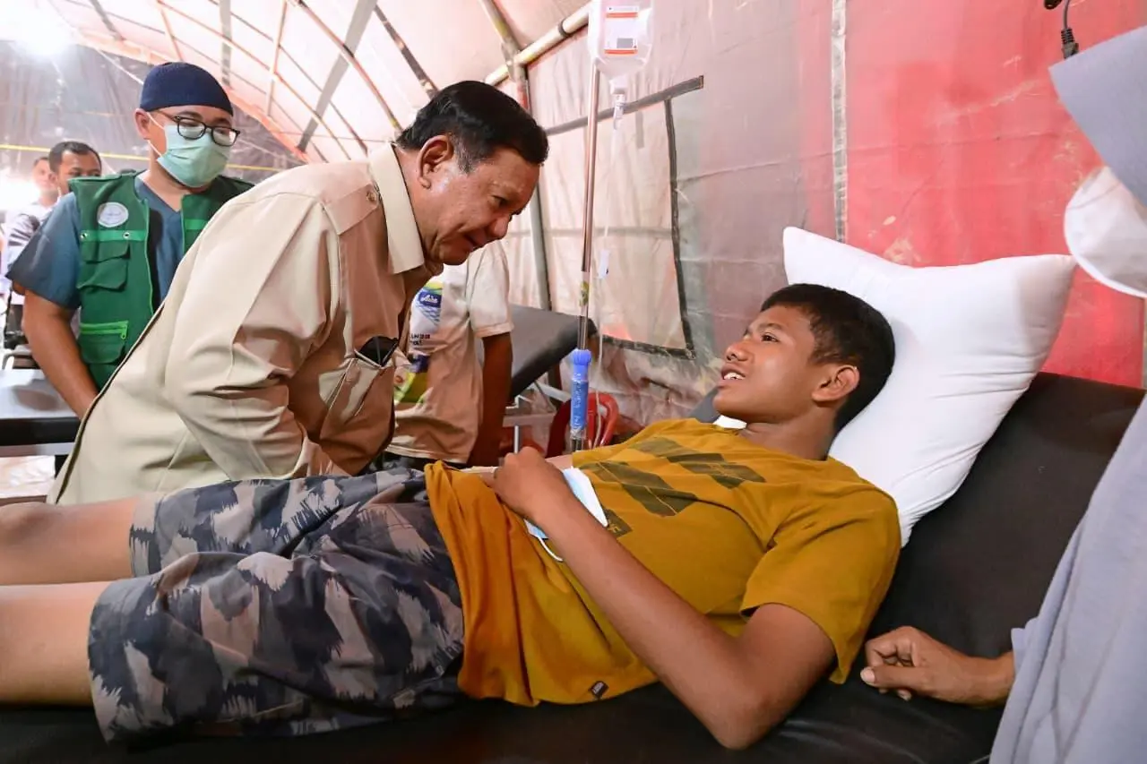 Presiden Prabowo Tinjau dan Bertemu Warga Terdampak Banjir di Aceh Tamiang