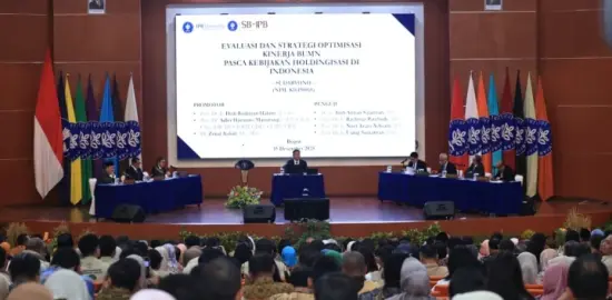 Raih Gelar Doktor dengan IPK 4,0, Wamentan Sudaryono Paparkan Strategi Holdingisasi BUMN