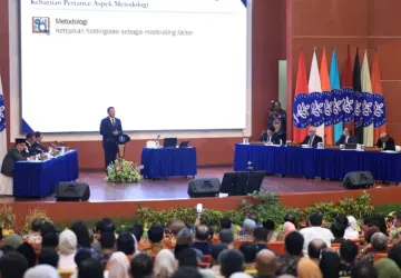 Resmi Bergelar Doktor, Wamentan Sudaryono Sebut Holdingisasi BUMN Strategi Bangkitkan Ekonomi dan Pangan