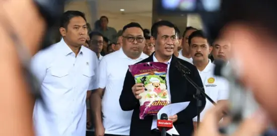 Mentan Amran Pastikan Pemulihan Lahan Pertanian Puso Ditangani Penuh oleh Pemerintah