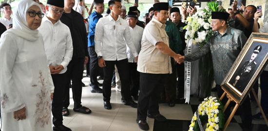 Presiden Prabowo Melayat Almarhum Eddie Mardjoeki Nalapraya