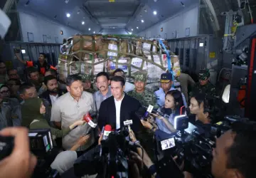 Mentan Amran Salurkan Bantuan Bencana Sumatra melalui KRI Banda Aceh