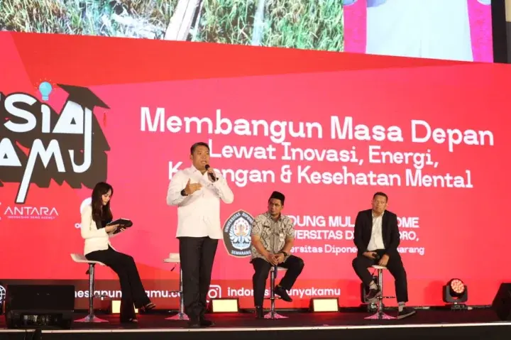 Tinjau Lokasi Bencana, Mentan Amran Pastikan Stok Beras Aman dan Sawah Dipulihkan