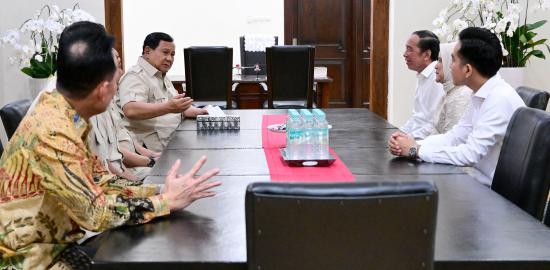 Presiden Prabowo dan Jokowi Bertemu, Tegaskan Konsistensi Diplomasi Indonesia
