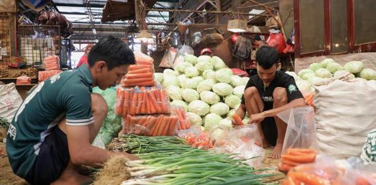 Pramono Anung: Masyarakat Diimbau Tidak Panic Buying Kebutuhan Pokok